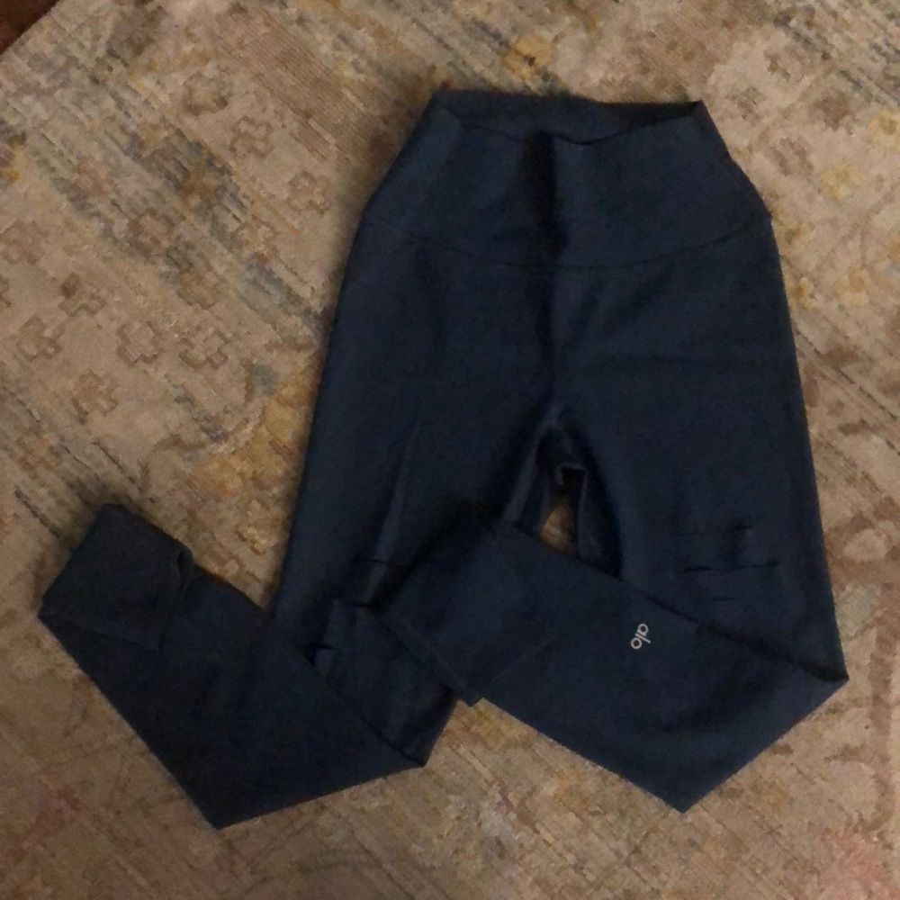 Alo yoga leggings- original “ripped” details
